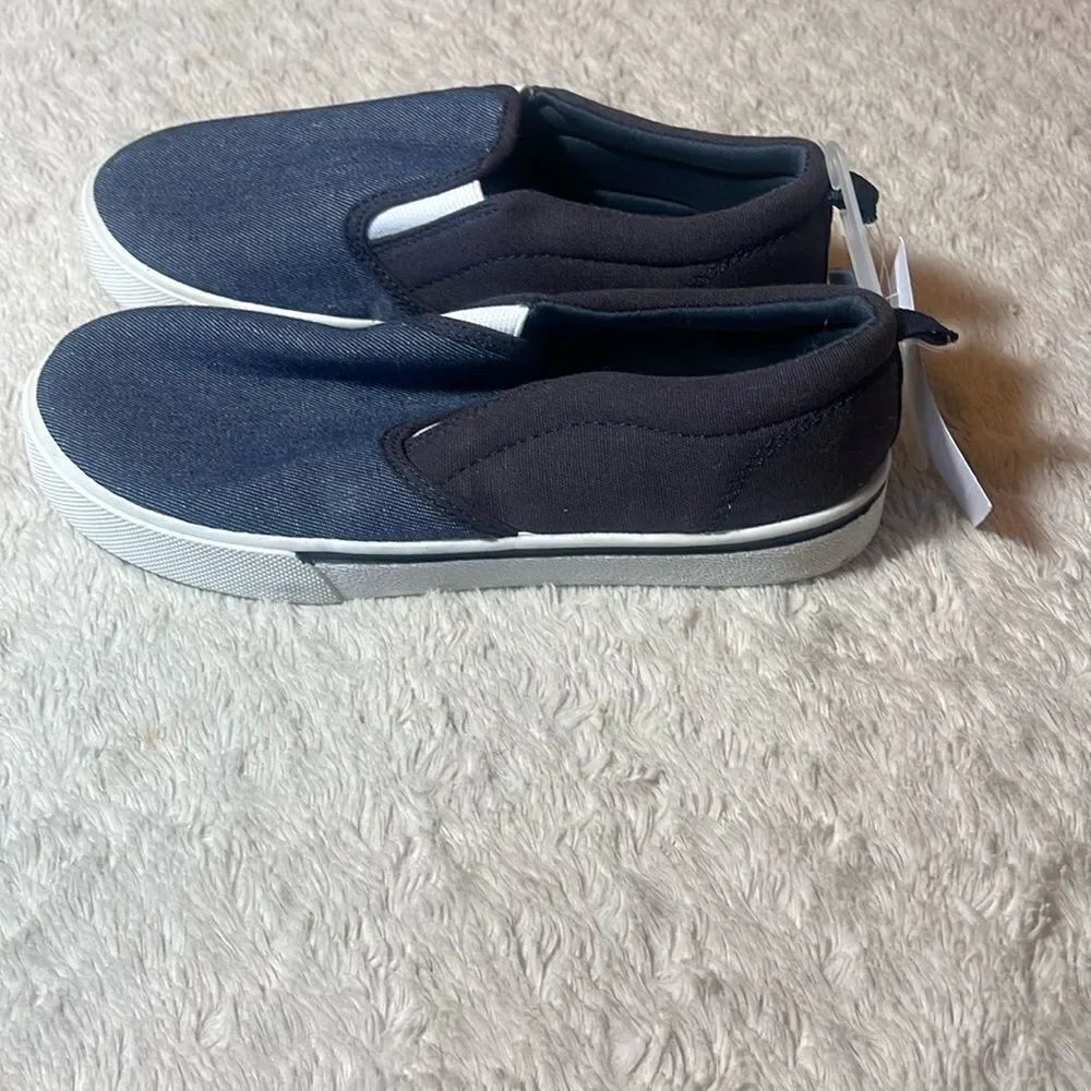 NWT oshkosh b’gosh slip on shoes youth 3